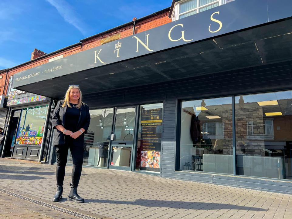 Canol Tref Queensferry / Queensferry Town Centre